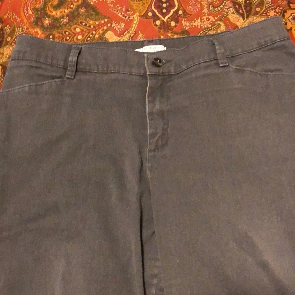 Lee Relaxed Fit pants. EUC. Size 18